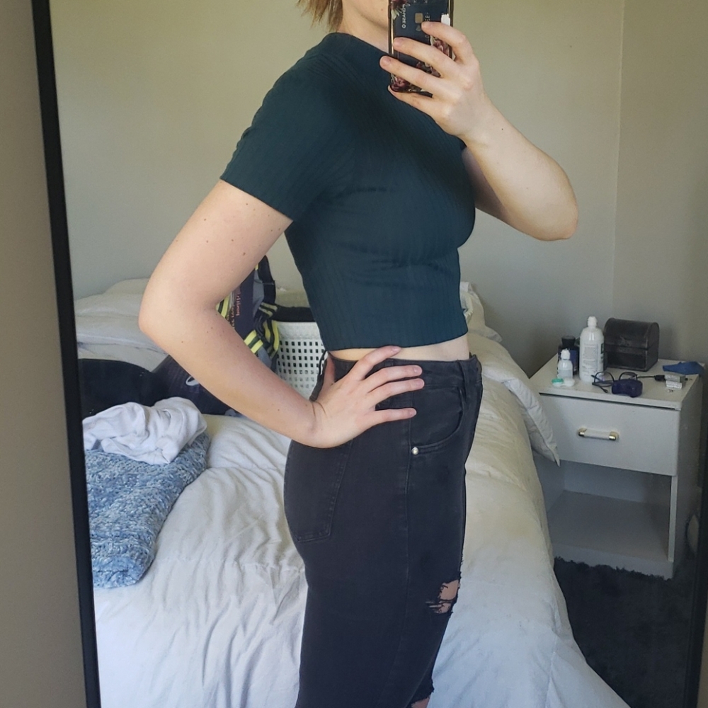 Cute top - Picture 2 of 4